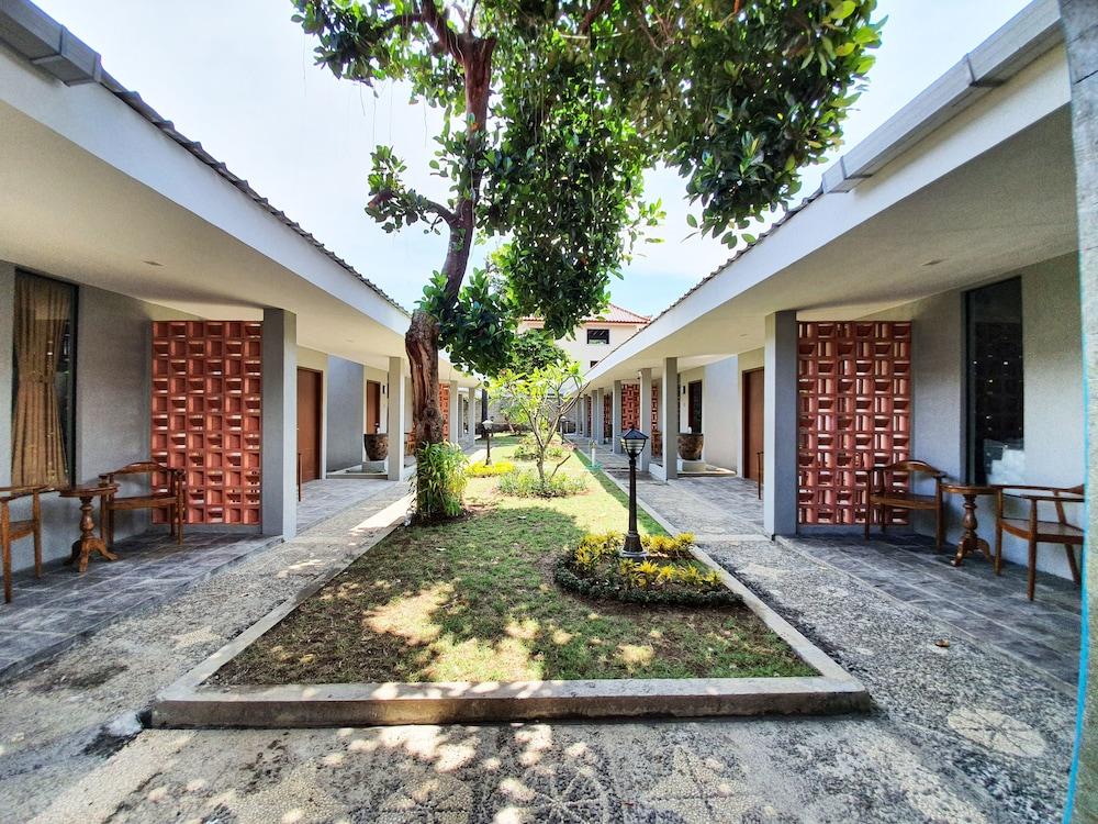 Sanur Agung Hotel Buitenkant foto